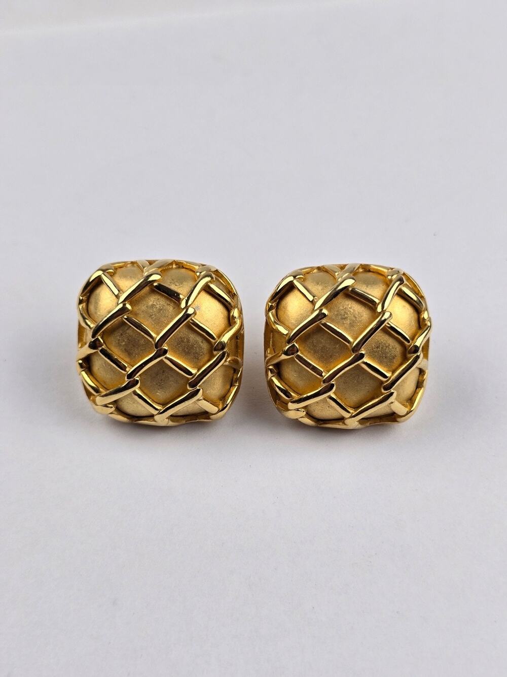 Vintage Erwin Pearl Gold Brushed Chain Link woven clip earrings square 1"